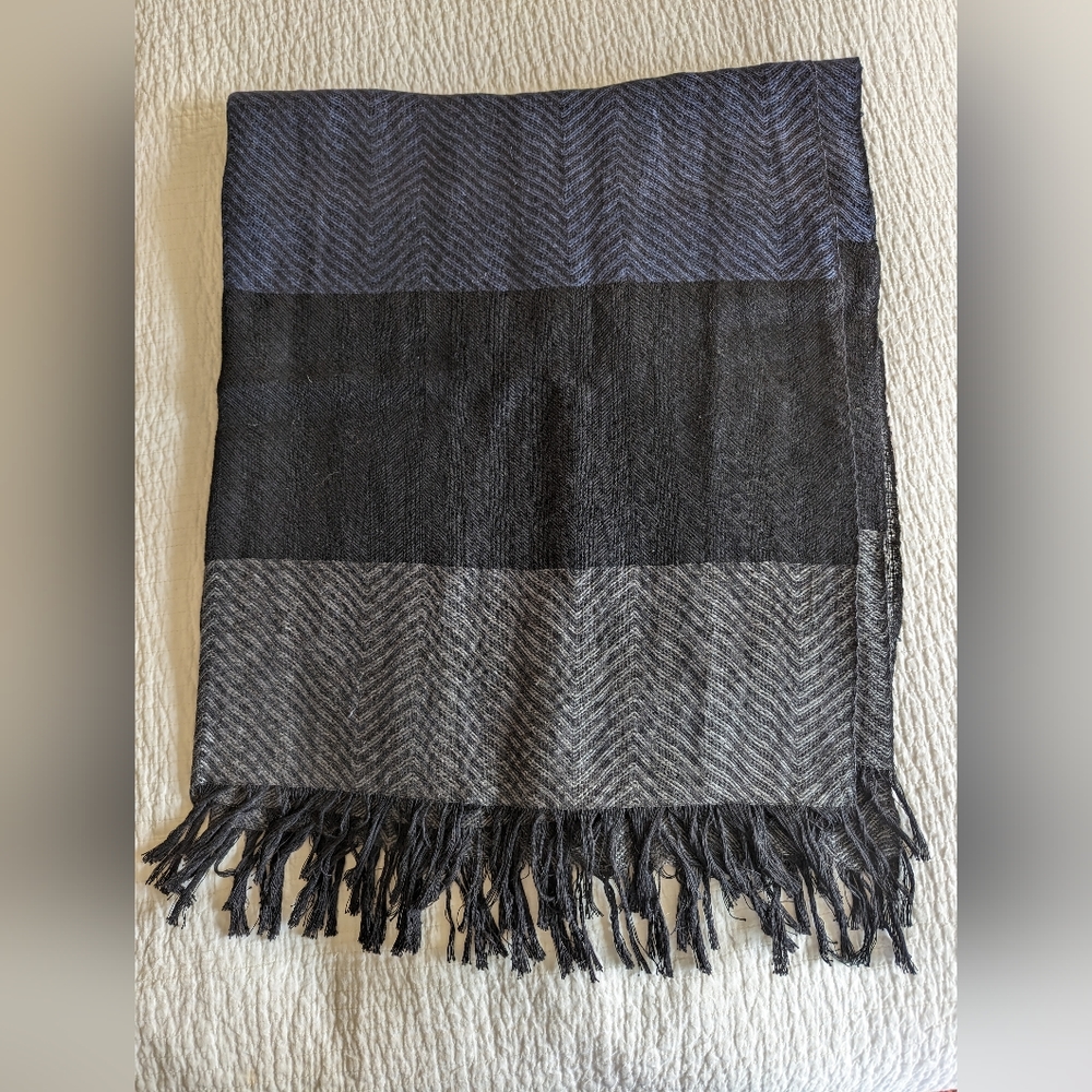 Vintage Escandar Linen scarf/shawl